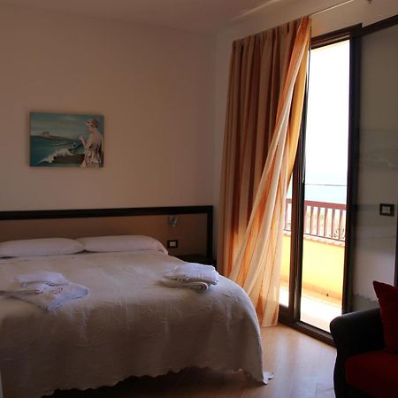 Albergo Perseo Portopalo Di Capo Passero Екстер'єр фото