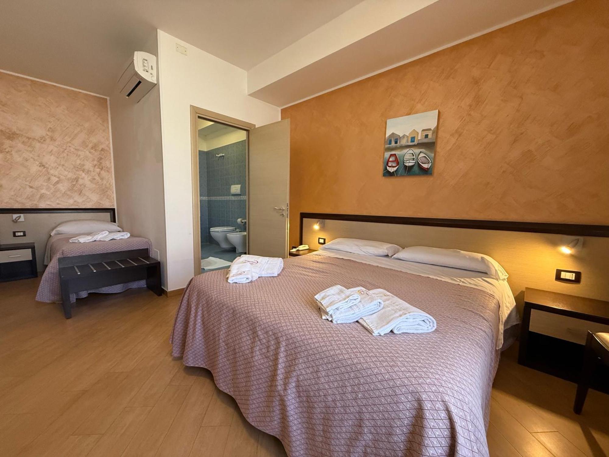 Albergo Perseo Portopalo Di Capo Passero Екстер'єр фото