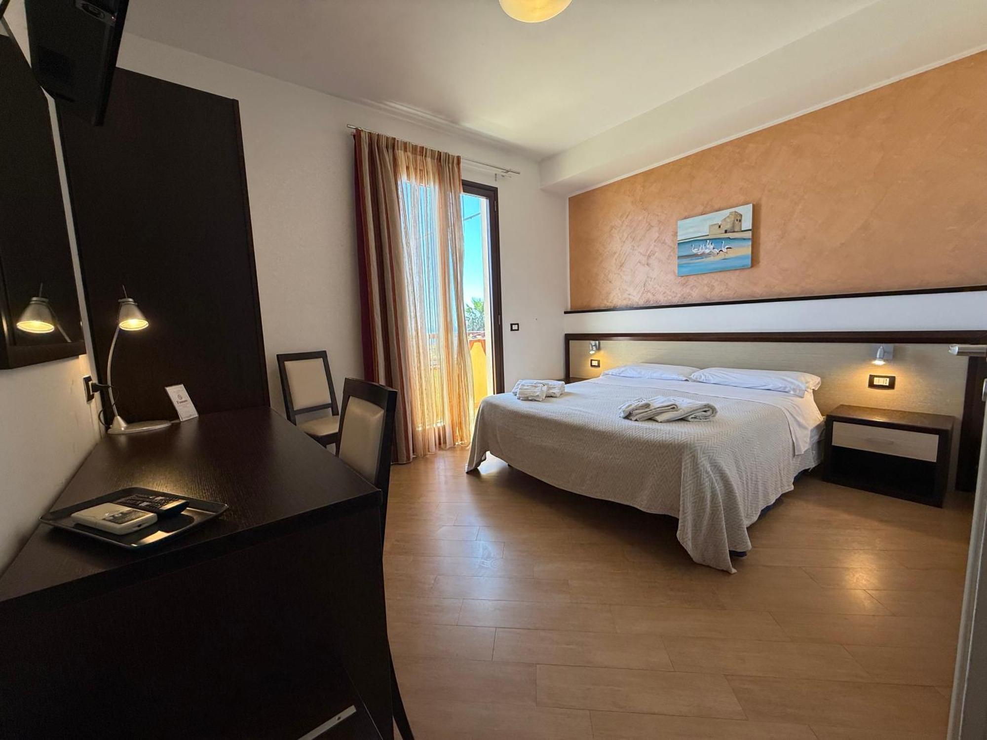 Albergo Perseo Portopalo Di Capo Passero Екстер'єр фото