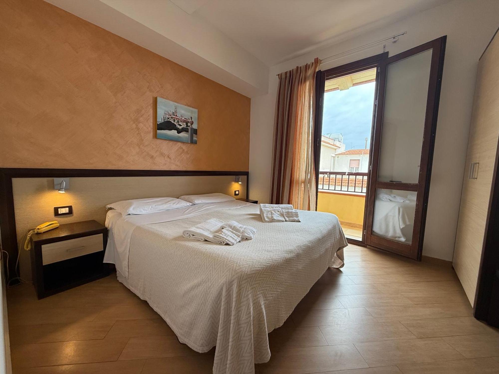 Albergo Perseo Portopalo Di Capo Passero Екстер'єр фото